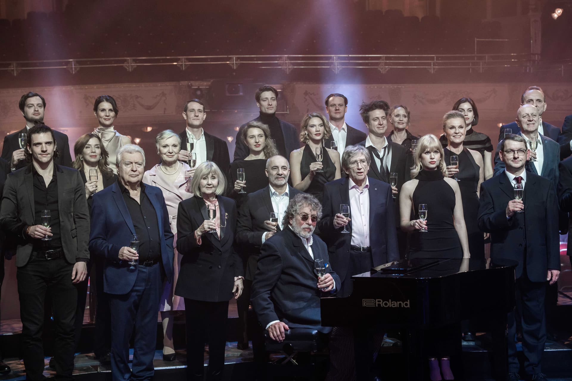 251124_gordoneszter_08522r_optimized