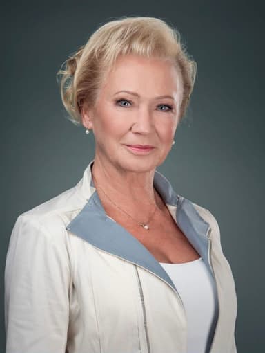 Udvaros Dorottya